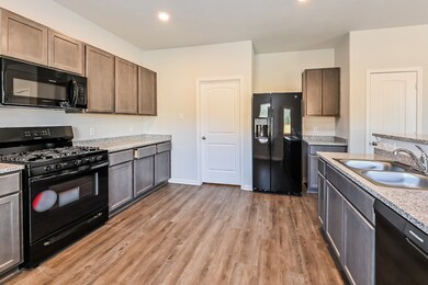 11017 Patriot Ct, Cleveland, TX 77328 - photo 6