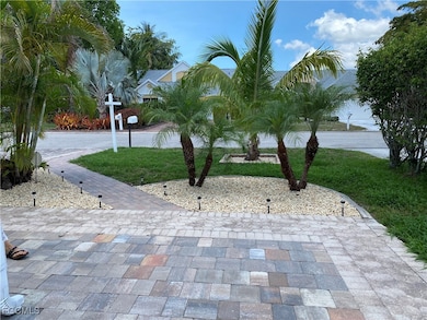 15298 Cricket Ln, Fort Myers, FL 33919 - photo 3