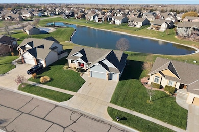 8210 W Palmetto Cir, Wichita, KS 67205 - photo 2