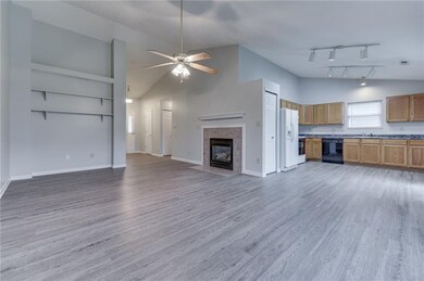 781 Spruce Dr, Greenwood, IN 46143 - photo 6