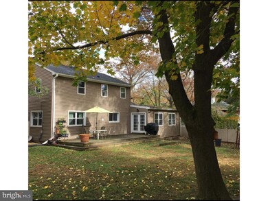 908 Cedar St, Riverton, NJ 08077 - photo 2