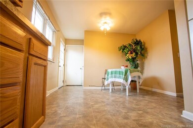 1811 McDonald Ln, New Albany, IN 47150 - photo 4