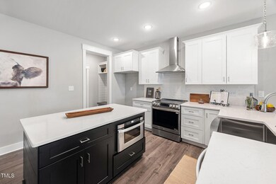 17-web-or-mls-315-e-4th-st