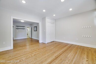 701 Scott St, Stroudsburg, PA 18360 - photo 4