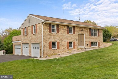 10 E Summit Dr, Stevens, PA 17578 - photo 2