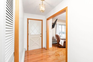 98 W High St, Stuarts Draft, VA 24477 - photo 3