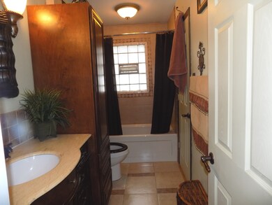 17535 Sycamore Ave, Country Club Hills, IL 60478 - photo 6