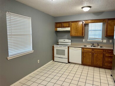 2105 Melody Cir, Kaufman, TX 75142 - photo 4