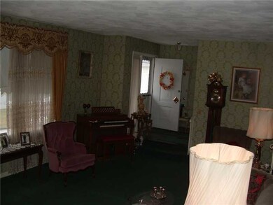 129 Prudence Ave, Providence, RI 02909 - photo 7