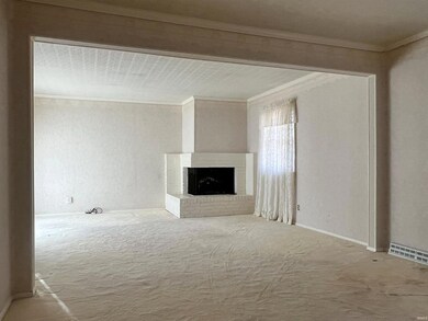 927 N Clark St, Loogootee, IN 47553 - photo 6