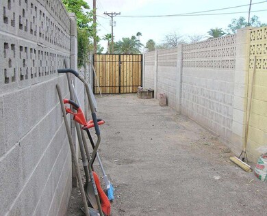 RV STORAGE AREA OFF THE ALLEY