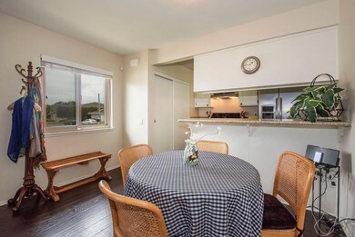 Dining Area & Kitchen
