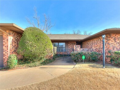 12008 Camelot Dr, Oklahoma City, OK 73120 - photo 2