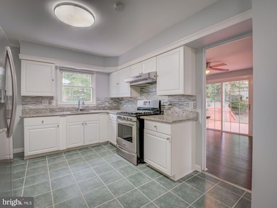 14013 Bauer Dr, Rockville, MD 20853 - photo 7