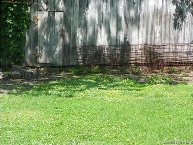 221 E Myrtle St, Virginia, IL 62691 - photo 4