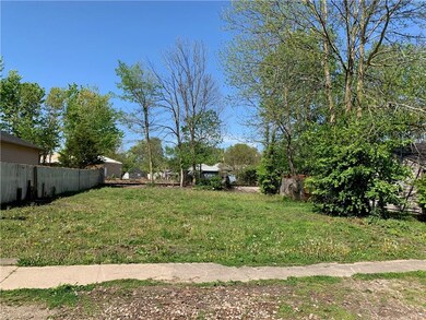 818 Johnson Ave, Franklin, IN 46131 - photo 3