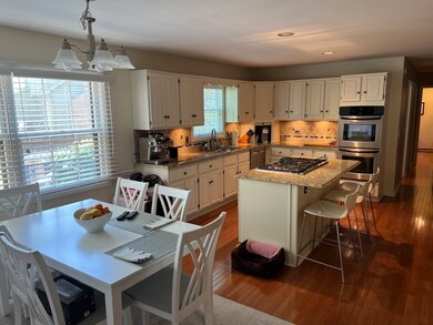 984 Kenilworth Cir, Naperville, IL 60540 - photo 5