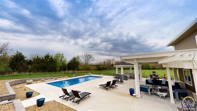 5019 SW Knudsen Rd, Topeka, KS 66610 - photo 4