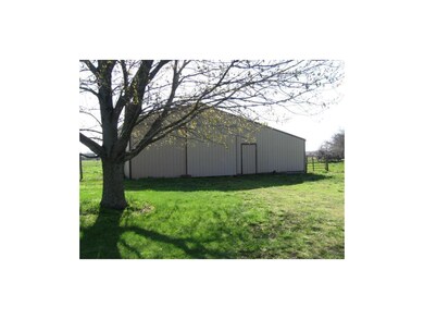 Six stall horse barn, Metal