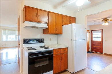 110 Crest Dr, Pawtucket, RI 02861 - photo 6