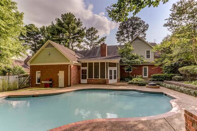 Oversized Pool has been wonderfully maintained and