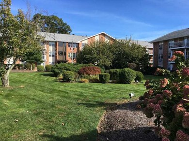 43 Bullocks Point Ave unit 5C, Riverside, RI 02915 - photo 4