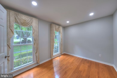 1566 Old Eaton Ln, Reston, VA 20194 - photo 7