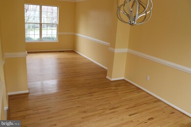 11200 Little Fox Ln, Germantown, MD 20876 - photo 5