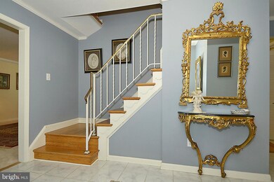 8908 Honeybee Ln, Bethesda, MD 20817 - photo 2