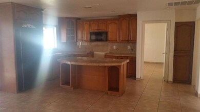 7974 W Westview Dr unit 6, Phoenix, AZ 85033 - photo 4