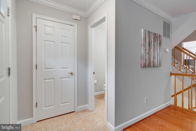 10604 Alison Dr, Burke, VA 22015 - photo 2