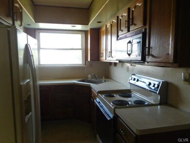 1558 Livingston St, Bethlehem, PA 18017 - photo 4