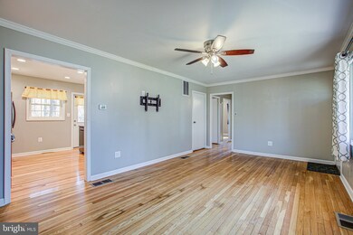 3806 Pinewood Terrace, Falls Church, VA 22041 - photo 5