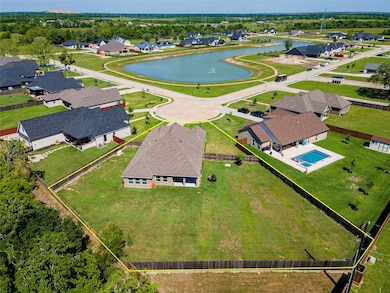 Large & private 1/2 acre lot with plenty of room f