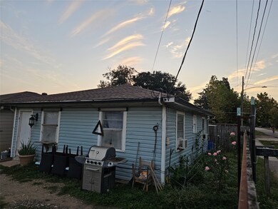 3928 Linder St, Houston, TX 77026 - photo 6