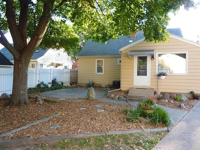 1257 Spring Ave NE, Grand Rapids, MI 49505 - photo 2