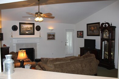 8059 Tessa Terrace E, Jacksonville, FL 32244 - photo 4