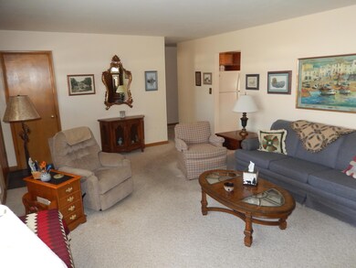 1469 Evaline Dr, Columbus, OH 43224 - photo 5