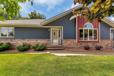 1213 4 1/2 Ave N, Sauk Rapids, MN 56379 - photo 3