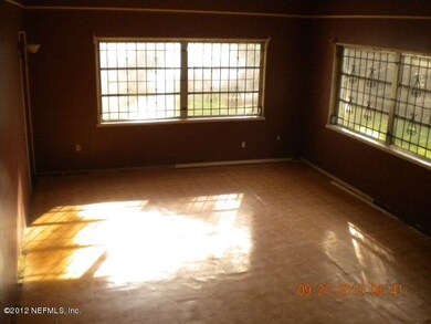 5916 Windsor Forest Dr, Jacksonville, FL 32210 - photo 4