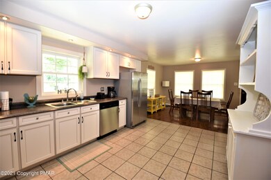 823 Lehigh St, Jim Thorpe, PA 18229 - photo 6