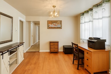 unlisted-address, Chicago, IL 60625 - photo 6