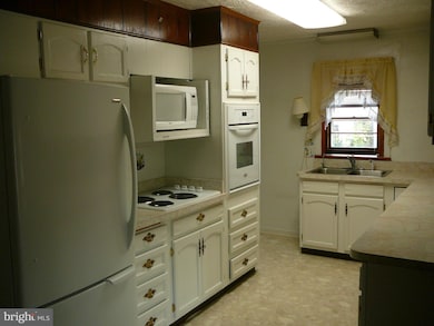 1608 Bragg Rd, Fredericksburg, VA 22407 - photo 7