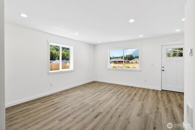 8256 Gold Run Dr, Maple Falls, WA 98266 - photo 6