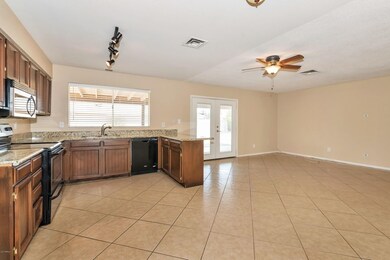 Kitchen - eat-in
