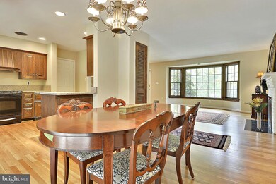 2331 Barbour Rd, Falls Church, VA 22043 - photo 3