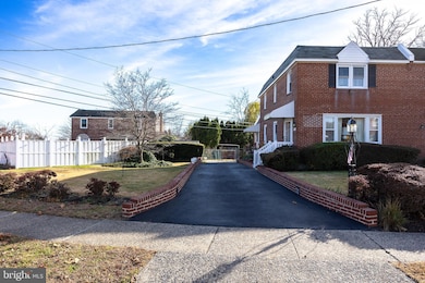 332 Holland St, Crum Lynne, PA 19022 - photo 2