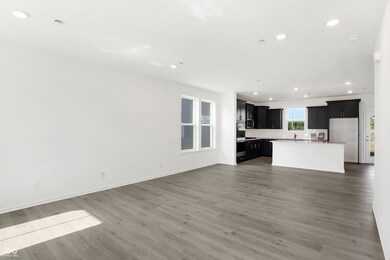 660 Bluestem Cir, New Whiteland, IN 46184 - photo 6