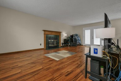 6-web-or-mls-852-hurlock-ln