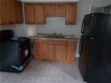 1855 E 34th St, Lorain, OH 44055 - photo 2